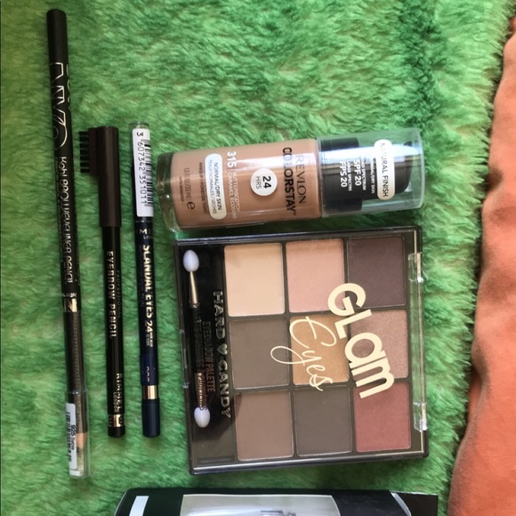 Never used Makeup bundle for sale!! - Picture 1 of 2